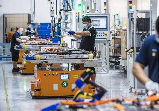 工廠建起來了，工人卻不好招了 為何國內工廠與外企招工狀況截然相反？